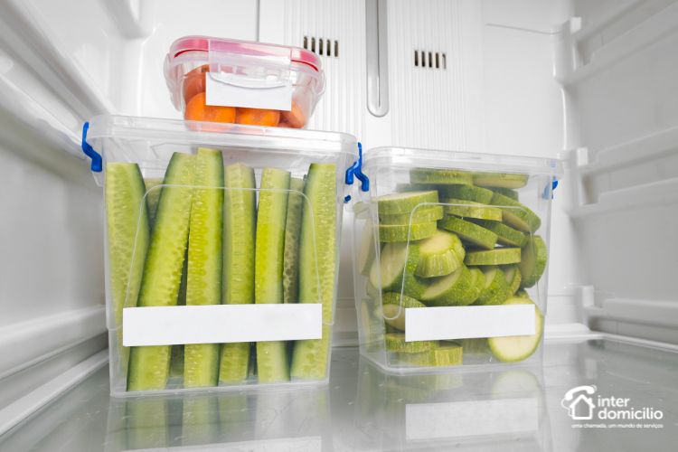 Como descongelar o congelador do frigorífico?